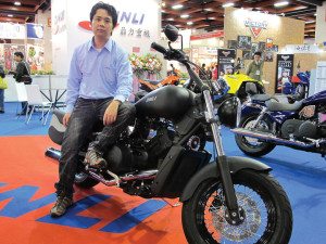 Din Li unveiled a new clutchless 800cc motorcycle at the Taiwan Motorcycle Show.