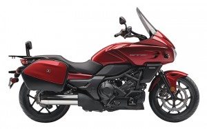 The Honda CTX700 (shown), CTX700N, VFR1200F and NC700X all have Dual Clutch Transmission (DCT), with two fully automatic modes, as an option. 
