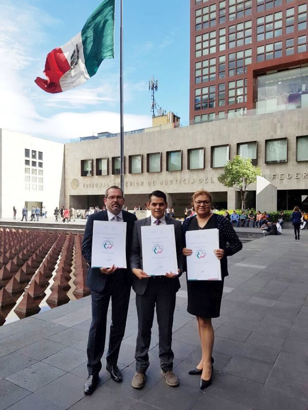 BRP's Mario Gebetshuber, David Mora and Esperanza Mergil with the award at the Ministry of Foreign Affairs in Mexico City.
