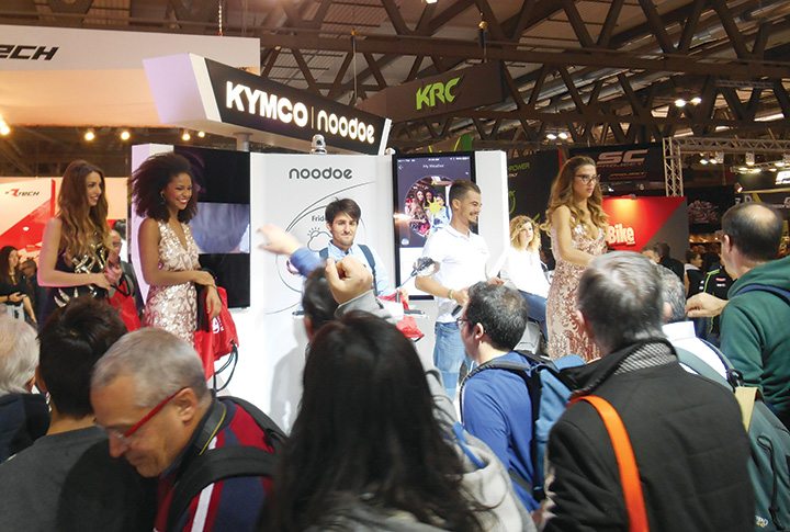 KYMCO’s models were glad to hand out swag bags to the interested consumers.