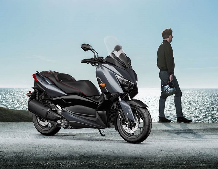 gå for meget spiller Yamaha's introduces new 2022 XMAX Scooter