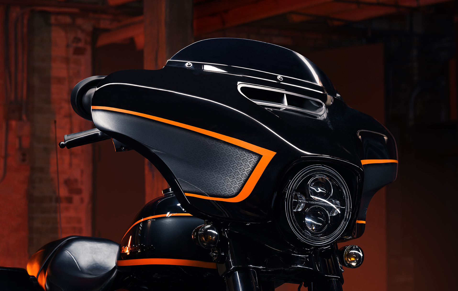 New Apex factory custom paint released by Harley-Davidson